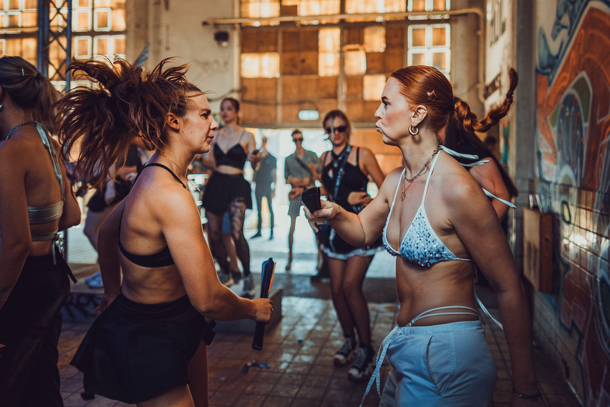 Loading... just a sec